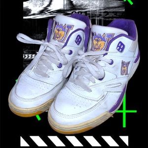 Vintage 4U UW Huskies Low Top Men’s Sneakers (White/Purple)